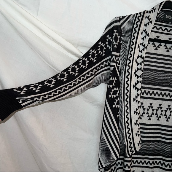 Maddison Aztec Style Fringe Cardigan - Picture 3 of 4